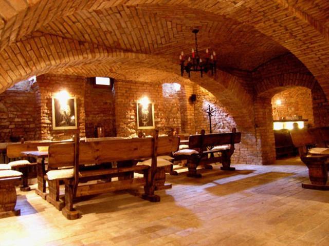 Hotel Zajazd Kultury, Dawniej Pocztowy Zielona Gora  Ngoại thất bức ảnh