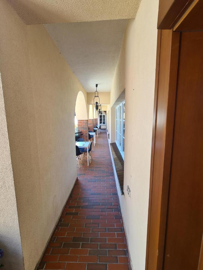 Hotel Zajazd Kultury, Dawniej Pocztowy Zielona Gora  Ngoại thất bức ảnh