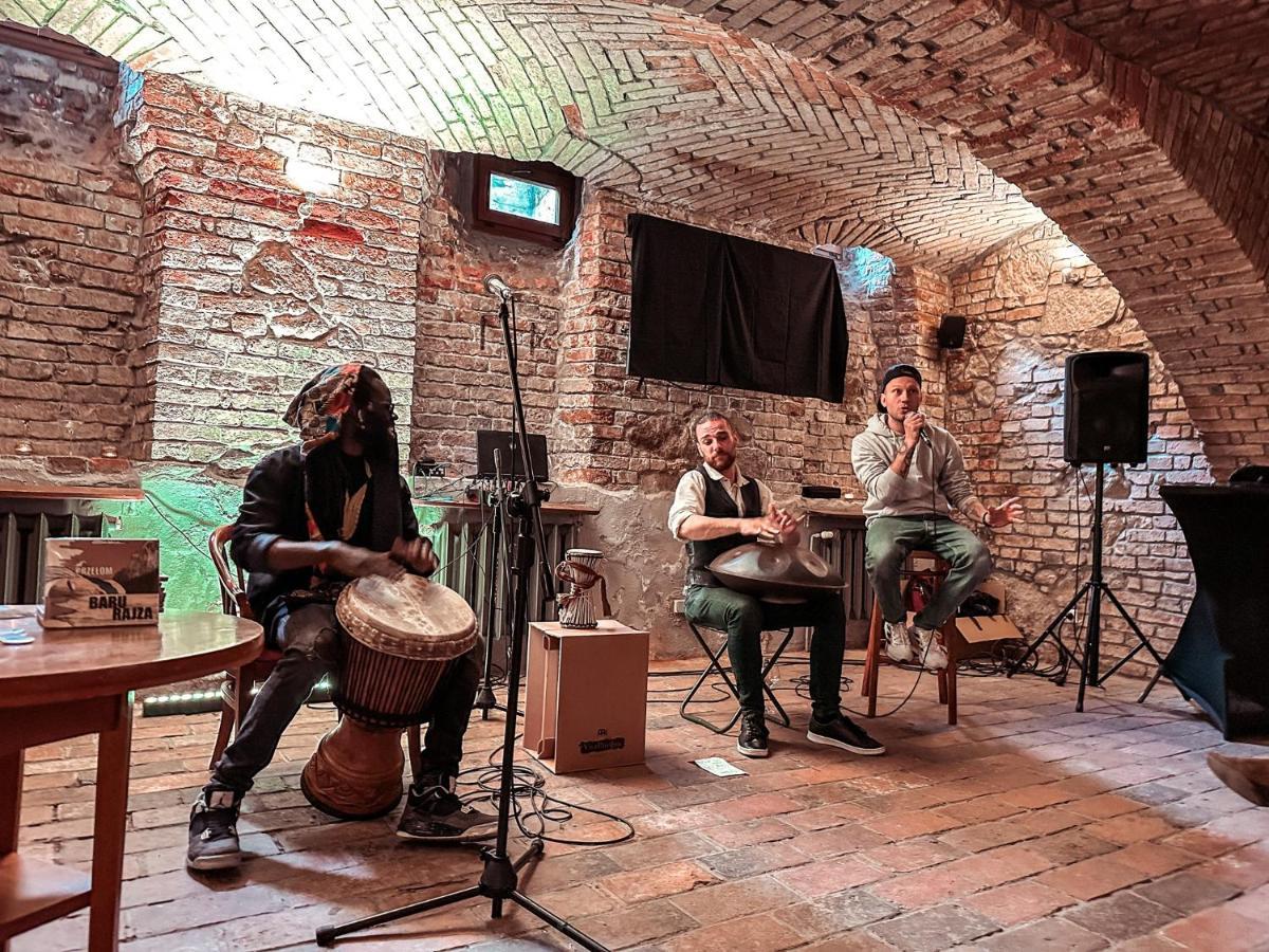 Hotel Zajazd Kultury, Dawniej Pocztowy Zielona Gora  Ngoại thất bức ảnh