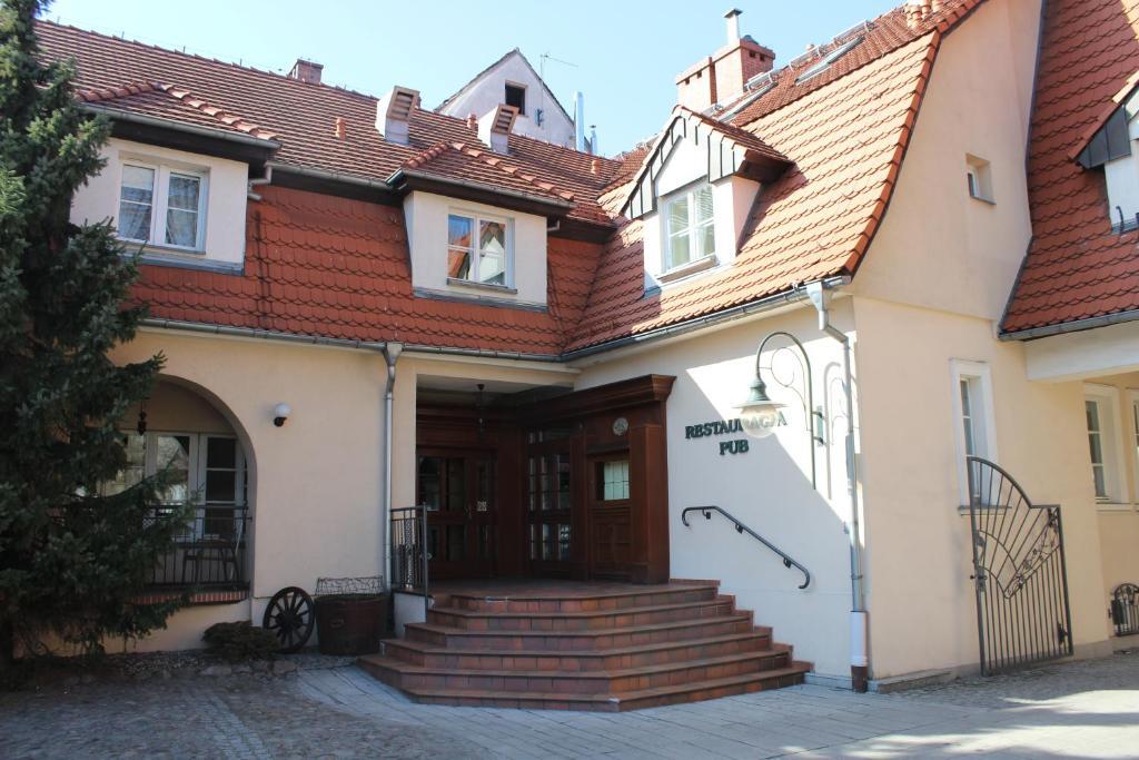 Hotel Zajazd Kultury, Dawniej Pocztowy Zielona Gora  Ngoại thất bức ảnh