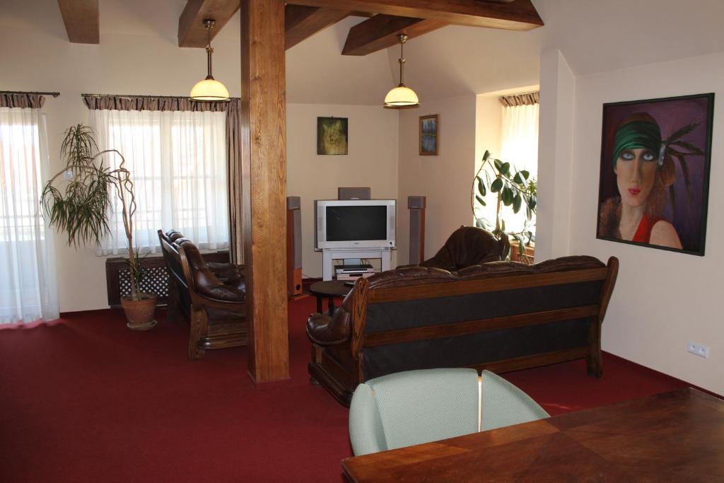 Hotel Zajazd Kultury, Dawniej Pocztowy Zielona Gora  Ngoại thất bức ảnh