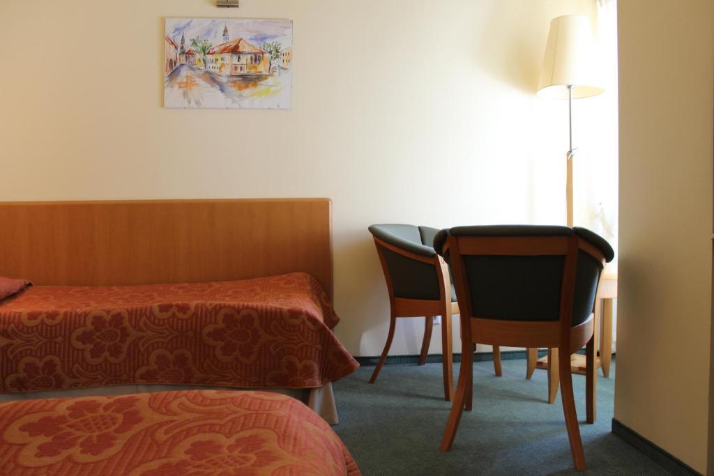 Hotel Zajazd Kultury, Dawniej Pocztowy Zielona Gora  Ngoại thất bức ảnh