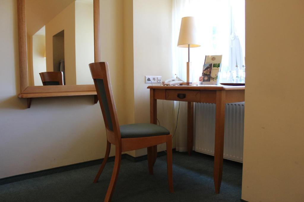 Hotel Zajazd Kultury, Dawniej Pocztowy Zielona Gora  Ngoại thất bức ảnh