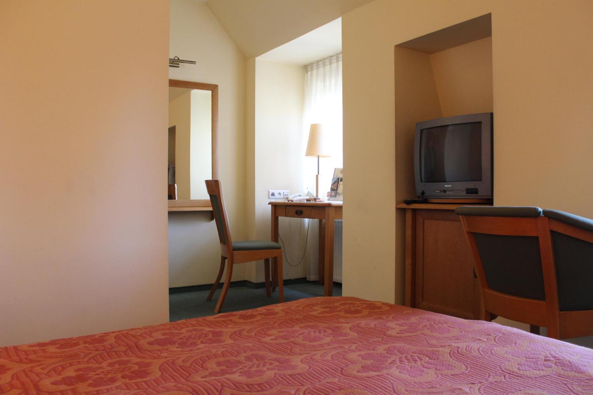 Hotel Zajazd Kultury, Dawniej Pocztowy Zielona Gora  Ngoại thất bức ảnh