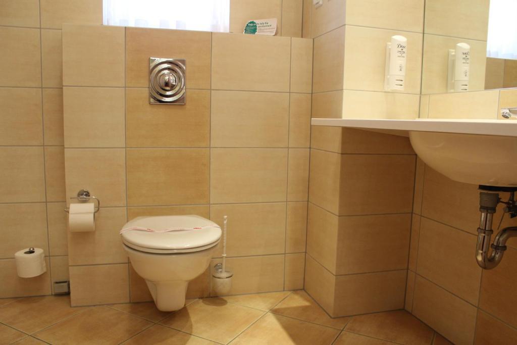 Hotel Zajazd Kultury, Dawniej Pocztowy Zielona Gora  Ngoại thất bức ảnh